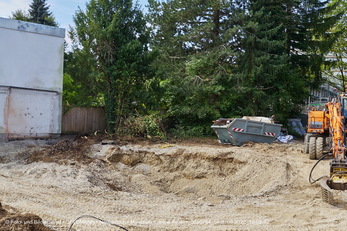 06.09.2022 - Baustelle an der Niederalmstraße 16 und Hugo-Lang-Bogen 13 in Neuperlach-Trudering